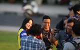 [ẢNH] Mặc áo U23 Việt Nam, nữ phóng viên Hàn Quốc xinh đẹp gây sốt