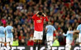 [ẢNH] Rooney bần thần ngồi nhìn M.U bị Man City hành hạ ở Old Trafford