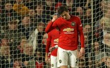 [ẢNH] Rooney bần thần ngồi nhìn M.U bị Man City hành hạ ở Old Trafford