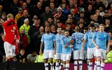 [ẢNH] Rooney bần thần ngồi nhìn M.U bị Man City hành hạ ở Old Trafford