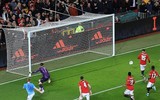 [ẢNH] Rooney bần thần ngồi nhìn M.U bị Man City hành hạ ở Old Trafford