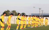 [ẢNH] U23 Việt Nam đẫm mồ hôi, quần thảo trên sân tập chờ đấu UAE