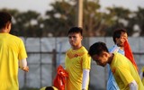 [ẢNH] U23 Việt Nam đẫm mồ hôi, quần thảo trên sân tập chờ đấu UAE