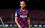 [ẢNH] Tiền đạo tân binh ra mắt Barca trong cảnh đìu hiu
