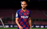 [ẢNH] Tiền đạo tân binh ra mắt Barca trong cảnh đìu hiu