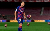 [ẢNH] Tiền đạo tân binh ra mắt Barca trong cảnh đìu hiu