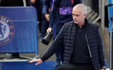 [ẢNH] Jose Mourinho cười bí hiểm khi lần thứ hai thua học trò cũ Frank Lampard