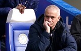 [ẢNH] Jose Mourinho cười bí hiểm khi lần thứ hai thua học trò cũ Frank Lampard