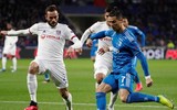 [ẢNH] Trung vệ đắt giá đổ máu vẫn không cứu nổi Juve