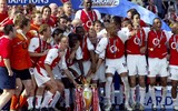 Ảnh chế: Huyền thoại Arsenal hả hê khi Liverpool đứt mạch bất bại