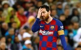 [ẢNH] Dự khán Siêu kinh điển, Ronaldo khoái chí nhìn Messi bạc nhược trước Real