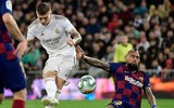 [ẢNH] Dự khán Siêu kinh điển, Ronaldo khoái chí nhìn Messi bạc nhược trước Real