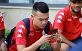 [ẢNH] Công Phượng kín như bưng hội quân cùng đồng đội