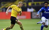 [ẢNH] Cầu thủ Dortmund gây sốt khi ăn mừng theo kiểu 'giãn cách xã hội'