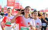 [ẢNH] Ngắm vẻ đẹp Hoa hậu Tiểu Vy với những bước chạy trên đảo Lý Sơn
