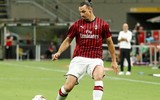 [ẢNH] Ronaldo lu mờ và gục ngã trước Ibrahimovic