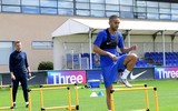 [ẢNH] Tân binh Hakim Ziyech hớn hở tập buổi đầu cùng Chelsea