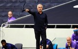 [ẢNH] HLV Mourinho tươi hết cỡ sau màn ngược dòng trước Arsenal