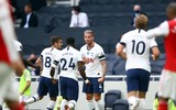 [ẢNH] HLV Mourinho tươi hết cỡ sau màn ngược dòng trước Arsenal