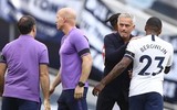 [ẢNH] HLV Mourinho tươi hết cỡ sau màn ngược dòng trước Arsenal