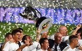 [ẢNH] Huyền thoại Zidane được học trò công kênh sau kỳ tích băng băng về đích