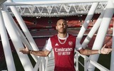 [ẢNH] Ngắm David Luiz, Aubameyang trong áo đấu mùa tới của Arsenal