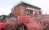 [ẢNH] Mở tiệc bàn thắng trước Chelsea, Liverpool lần đầu nâng cúp vô địch Premier League