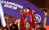 [ẢNH] Mở tiệc bàn thắng trước Chelsea, Liverpool lần đầu nâng cúp vô địch Premier League