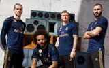 [ẢNH] Barcelona ra mắt áo đấu mới giống hệt áo phụ của... Real Madrid
