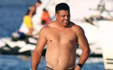 [ẢNH] Ronaldo quấn quýt bên bạn gái kém 15 tuổi trên du thuyền