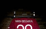 [ẢNH] Bruno Fernandes và dàn sao M.U khoe áo đấu hoàn toàn mới