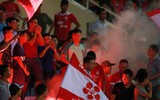 Đường piste sân Mỹ Đình cháy sém sau 