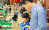 Trưởng đoàn Việt Nam thị sát 