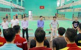 Trưởng đoàn Việt Nam thị sát 