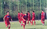 HLV Hữu Thắng cho học trò đua tốc độ, làm quen sân tập Mokpo