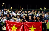 Khoảnh khắc: Tuyển nữ Việt Nam đăng quang, gỡ gạc thể diện cho bóng đá nam