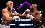 Khoảnh khắc Mayweather phản đòn hạ gục McGregor trong 