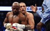 Khoảnh khắc Mayweather phản đòn hạ gục McGregor trong 