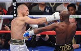 Khoảnh khắc Mayweather phản đòn hạ gục McGregor trong 