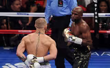 Khoảnh khắc Mayweather phản đòn hạ gục McGregor trong 