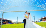 Thủ môn điển trai Nguyễn Hoài Anh tung ảnh cưới lãng mạn chụp trên sân Cẩm Phả