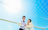Thủ môn điển trai Nguyễn Hoài Anh tung ảnh cưới lãng mạn chụp trên sân Cẩm Phả