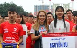 Cô gái châu Á đầu tiên chinh phục 4 sa mạc truyền cảm hứng cho nam sinh Hà Nội