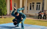 Bộ đội Hà Nội thi bắn súng trường, gói thuốc nổ, võ chiến đấu