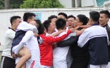 Giành vé bán kết kịch tính, THPT Nguyễn Thị Minh Khai lại mơ vô địch