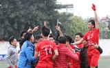Ngược dòng trên chấm penalty, đương kim vô địch THPT Trần Quốc Tuấn vào chung kết