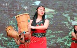 [ẢNH] Nữ sinh Hà thành khoe tài sắc qua các tiết mục biểu diễn đặc sắc