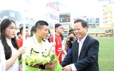 THPT Nguyễn Thị Minh Khai ăn mừng chức vô địch lần thứ ba