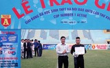 THPT Nguyễn Thị Minh Khai ăn mừng chức vô địch lần thứ ba