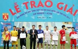 THPT Nguyễn Thị Minh Khai ăn mừng chức vô địch lần thứ ba